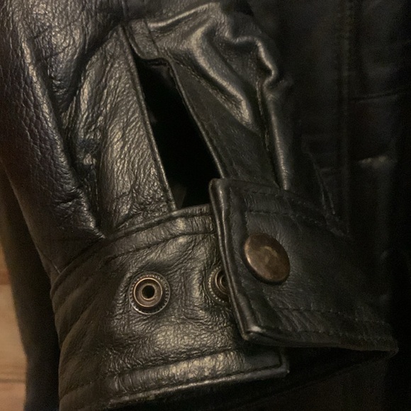 Vintage brand-black genuine leather 3/4 coat w/zip out plush lining. - Picture 7 of 9